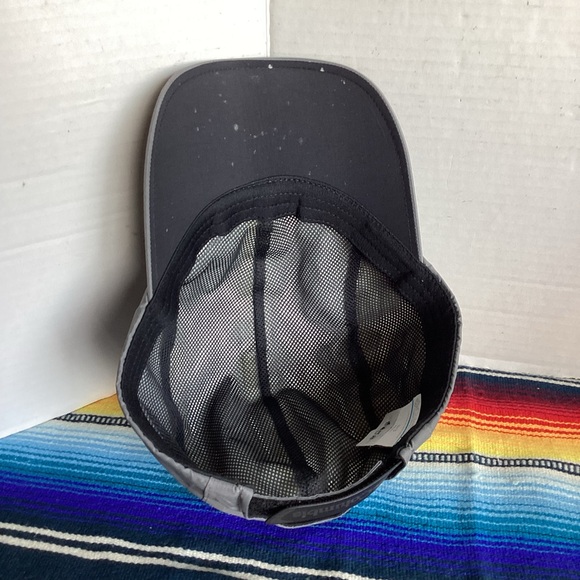 Columbia Omni-tech Adjustable hat - Picture 9 of 10